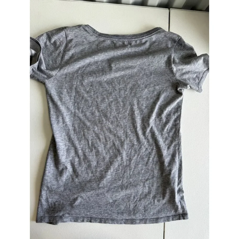 3 for $9 The Nike Tee Dry Fit XS Gray Pink EUC
